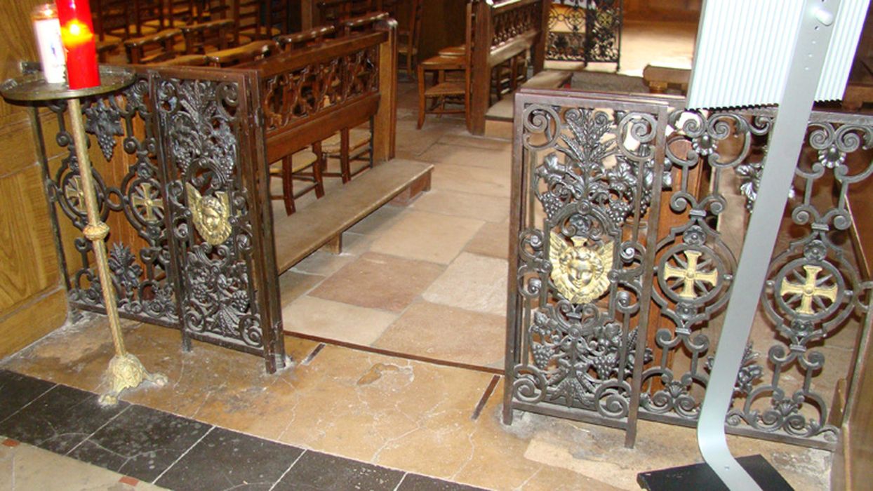 table de communion n°2, vue générale - © Ministère de la Culture (France), Conservation des antiquités et des objets d’art de l’Ain, tous droits réservés