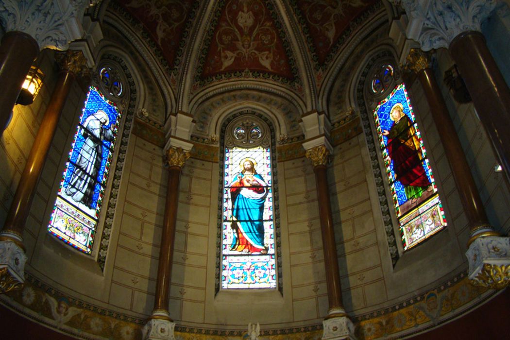 verrières à personnage : sainte Thérèse ; Sacré-Coeur ; sainte Philomène, vue générale - © Ministère de la Culture (France), Conservation des antiquités et des objets d’art de l’Ain, tous droits réservés