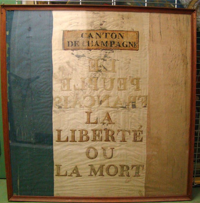 drapeau - © Ministère de la Culture (France), Conservation des antiquités et des objets d’art de l’Ain, tous droits réservés