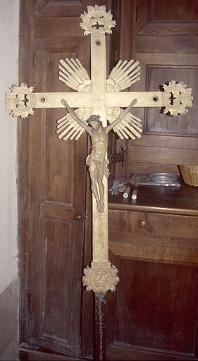 croix de procession ; statue, vue générale