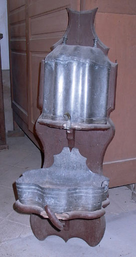 fontaine de sacristie - © Ministère de la Culture (France), Conservation des antiquités et des objets d’art de l’Ain, tous droits réservés