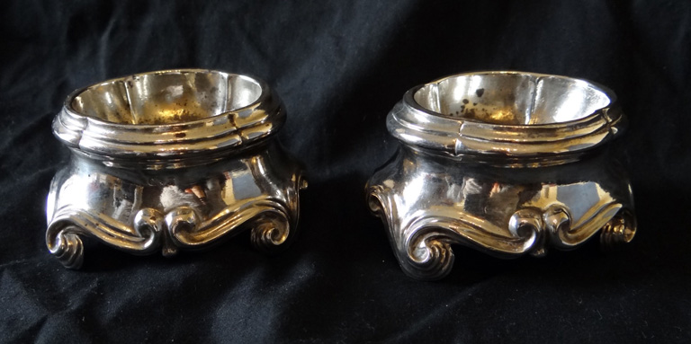 Paire de salières 2 - © Ministère de la Culture (France), Conservation des antiquités et des objets d’art de l’Ain, tous droits réservés