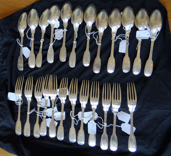 Ensemble de 12 cuillers et 12 fourchettes - © Ministère de la Culture (France), Conservation des antiquités et des objets d’art de l’Ain, tous droits réservés