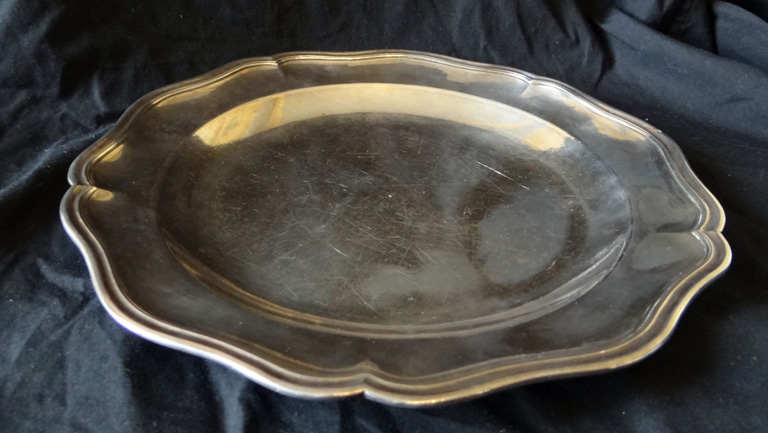 Plat rond 2 - © Ministère de la Culture (France), Conservation des antiquités et des objets d’art de l’Ain, tous droits réservés