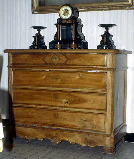 ensemble de 5 commodes - © Ministère de la Culture (France), Conservation des antiquités et des objets d’art de l’Ain, tous droits réservés