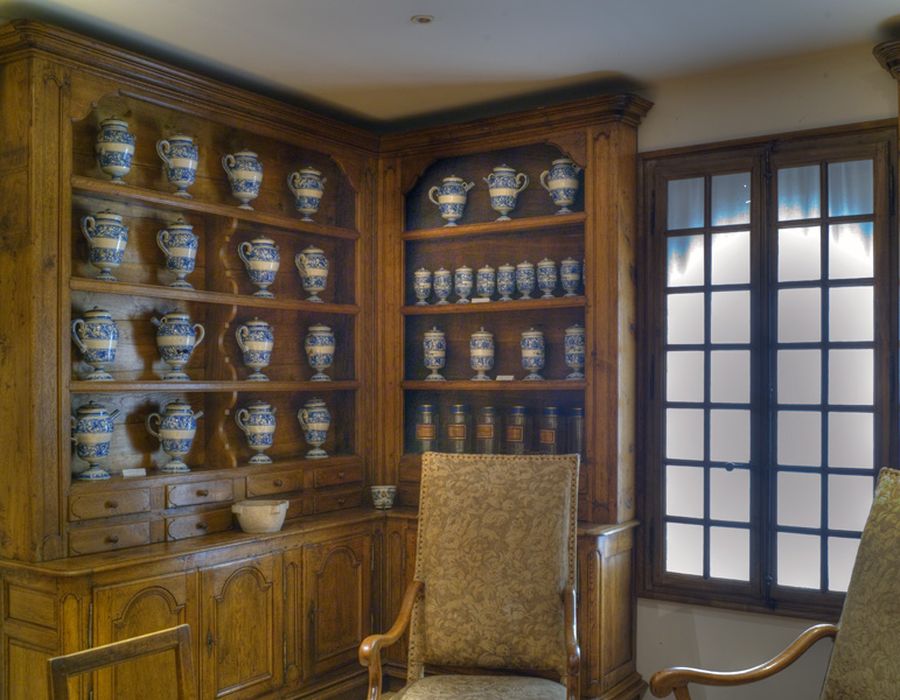 pots à pharmacie - © Ministère de la Culture (France), Conservation des antiquités et des objets d’art de l’Ain, tous droits réservés