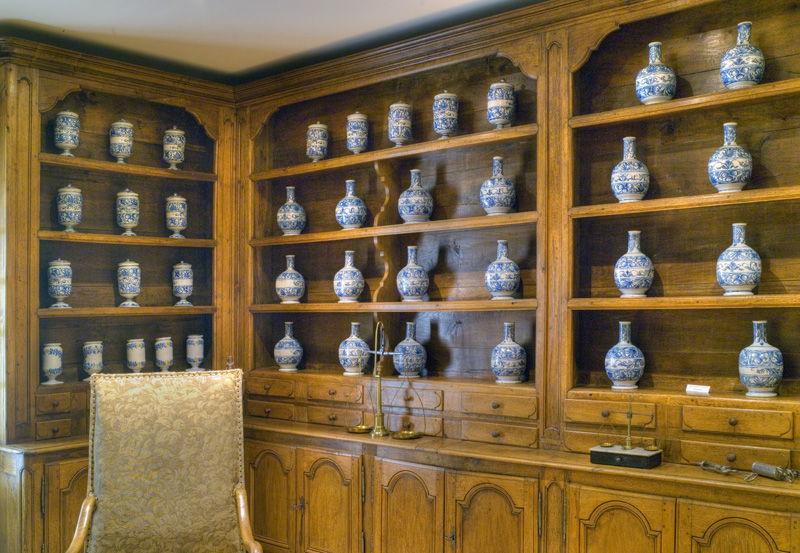 Ensemble de 84 pots à pharmacie - © Ministère de la Culture (France), Conservation des antiquités et des objets d’art de l’Ain, tous droits réservés