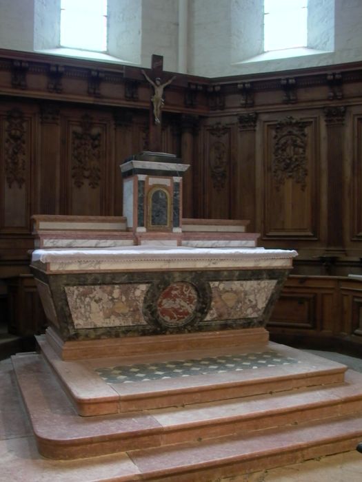 Ancien maître-autel ; gradin d'autel (2) ; tabernacle - © Ministère de la Culture (France), Conservation des antiquités et des objets d’art de l’Ain, tous droits réservés