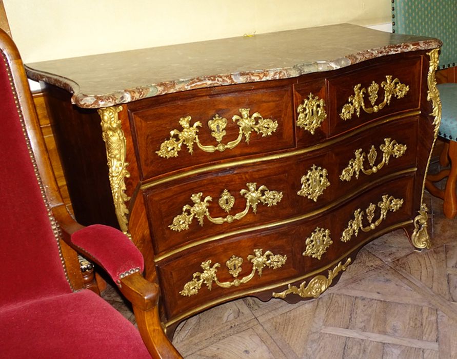 Commode - © Ministère de la Culture (France), Conservation des antiquités et des objets d’art de l’Ain, tous droits réservés
