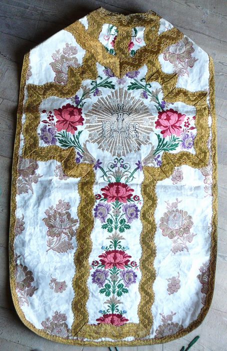 chasuble - © Ministère de la Culture (France), Conservation des antiquités et des objets d’art des Hautes-Alpes - Tous droits réservés