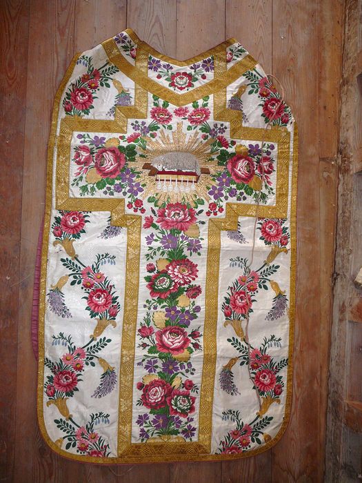 chasuble - © Ministère de la Culture (France), Conservation des antiquités et des objets d’art des Hautes-Alpes - Tous droits réservés