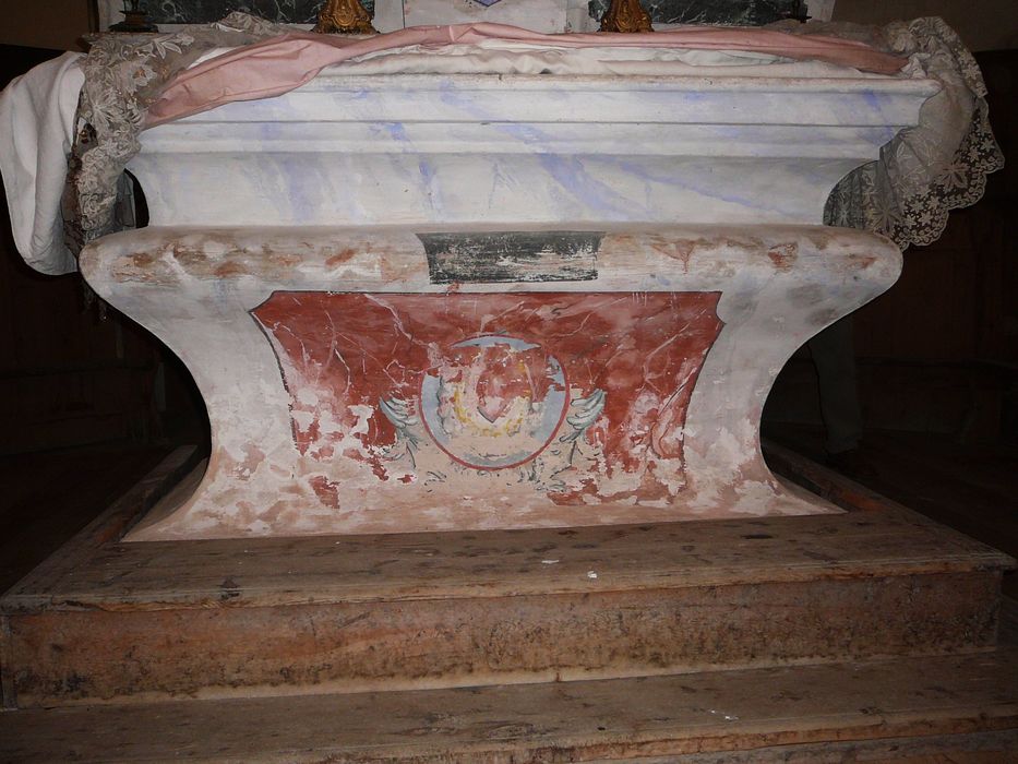 maître-autel (autel-tombeau, tabernacle à degrés) - © Ministère de la Culture (France), Conservation des antiquités et des objets d’art des Hautes-Alpes - Tous droits réservés