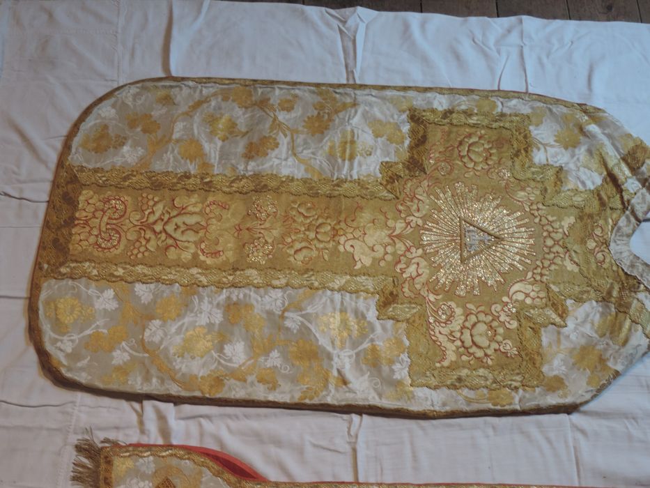 chasuble - © Ministère de la Culture (France), Conservation des antiquités et des objets d’art de l'Ardèche - Tous droits réservés