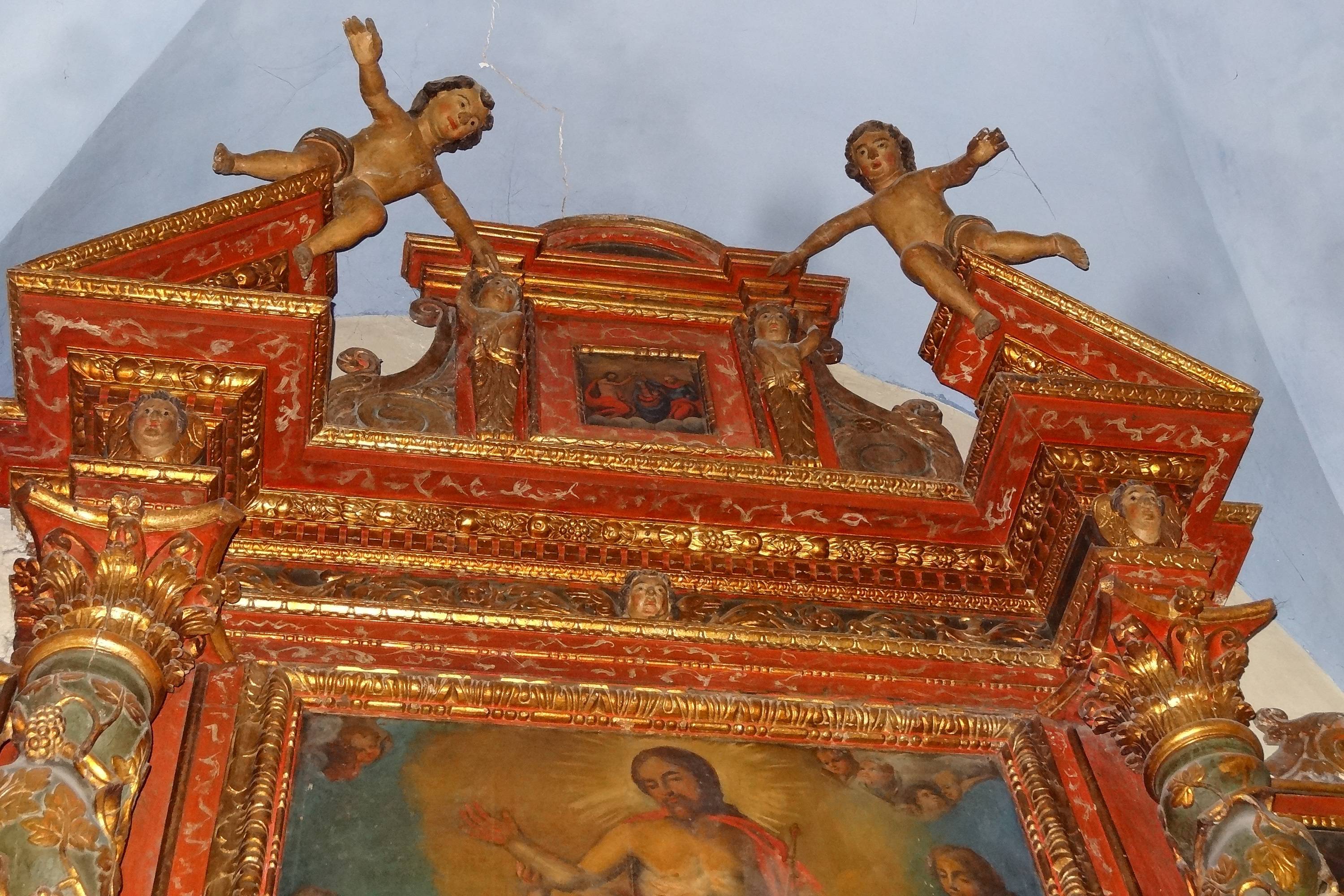 retable de la Vierge du Rosaire avec ses panneaux peints "des mystères", partie supérieure