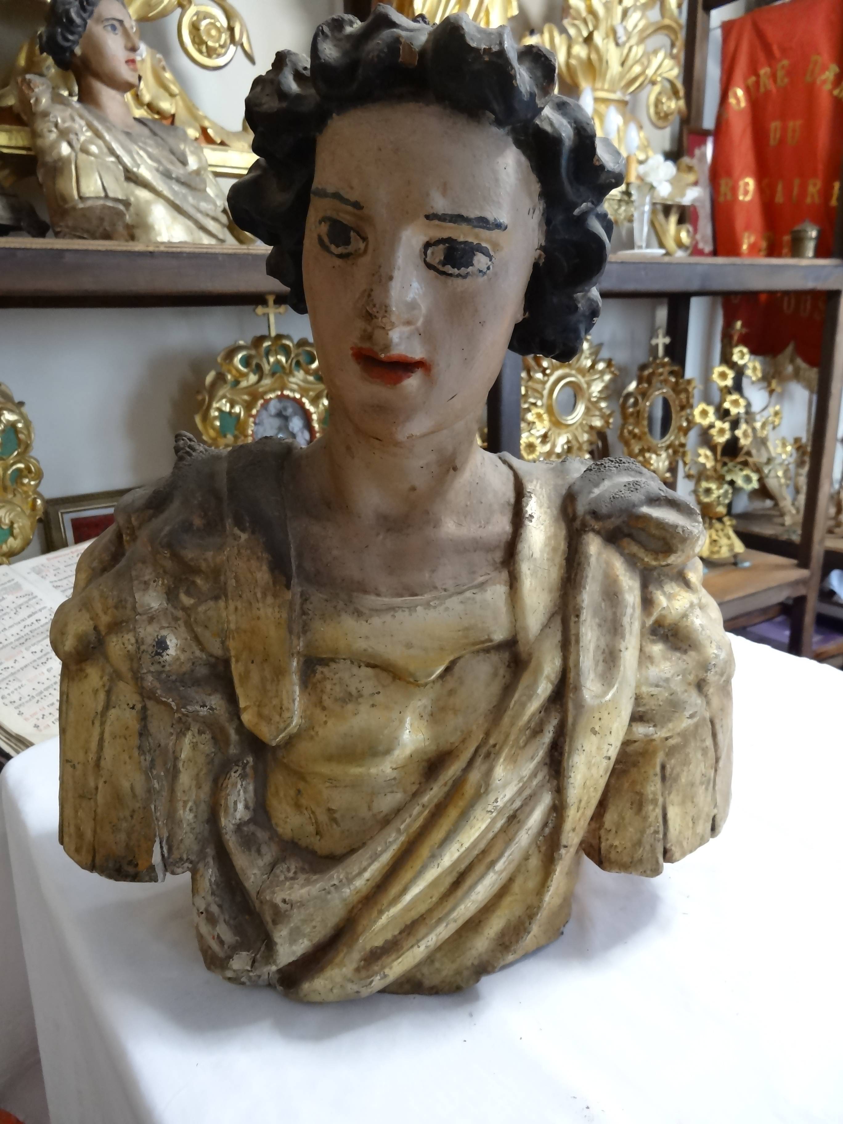 buste-reliquaire en uniforme de jeune légionnaire romain, vue générale de trois-quarts