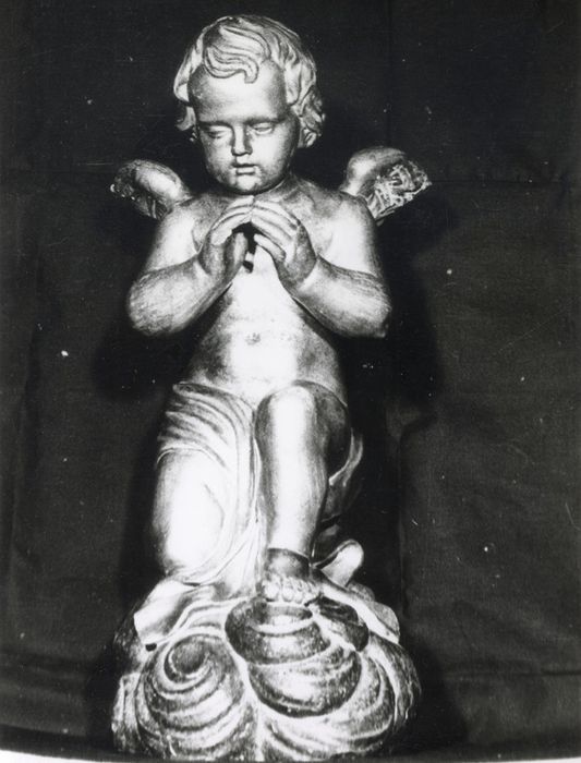 statue (statuette) : Angelot agenouillé
