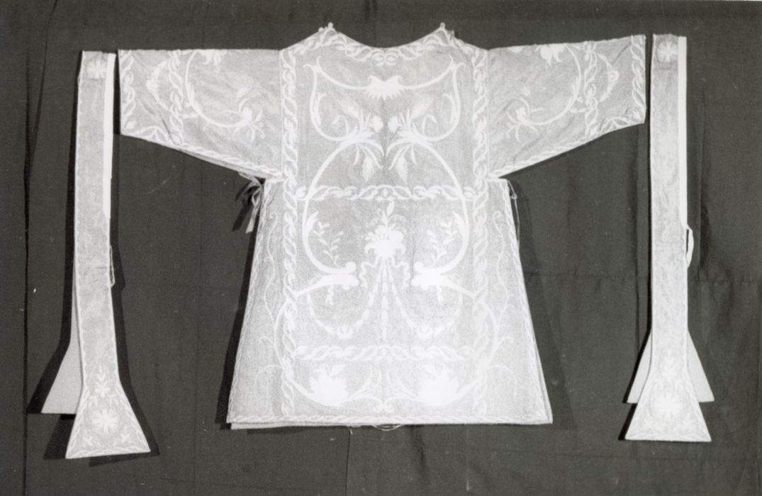 dalmatique, étoles provenant de l'église du Gésù
