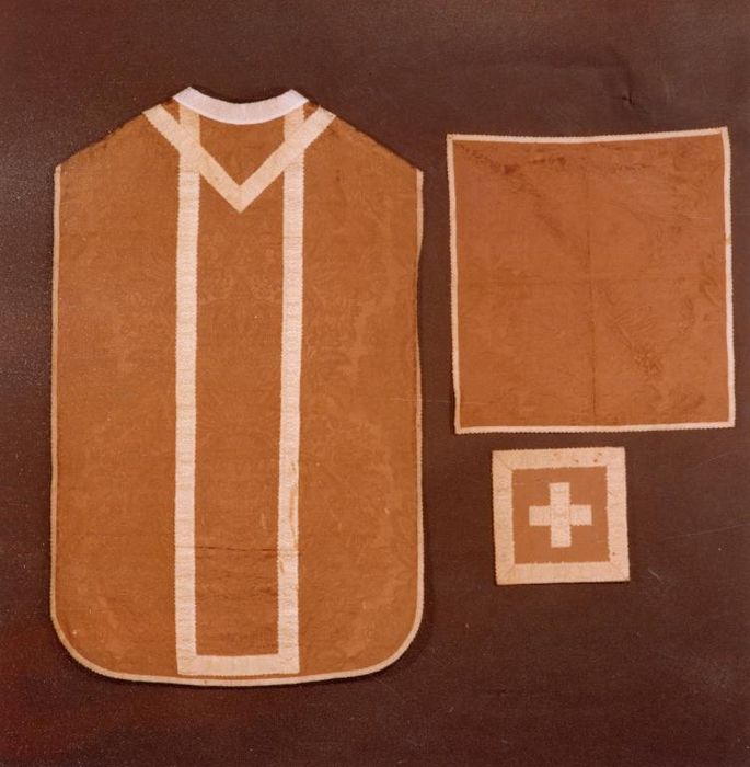 chasuble, voile de calice, bourse