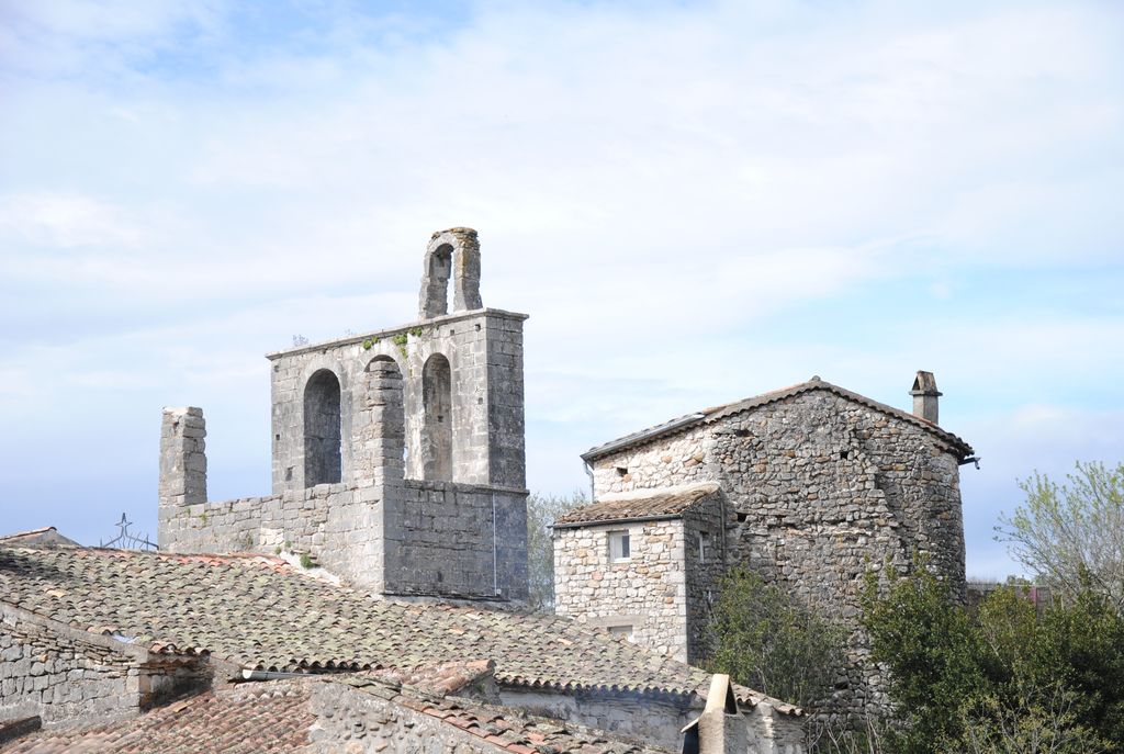 vue générale de l’église dans son environnement