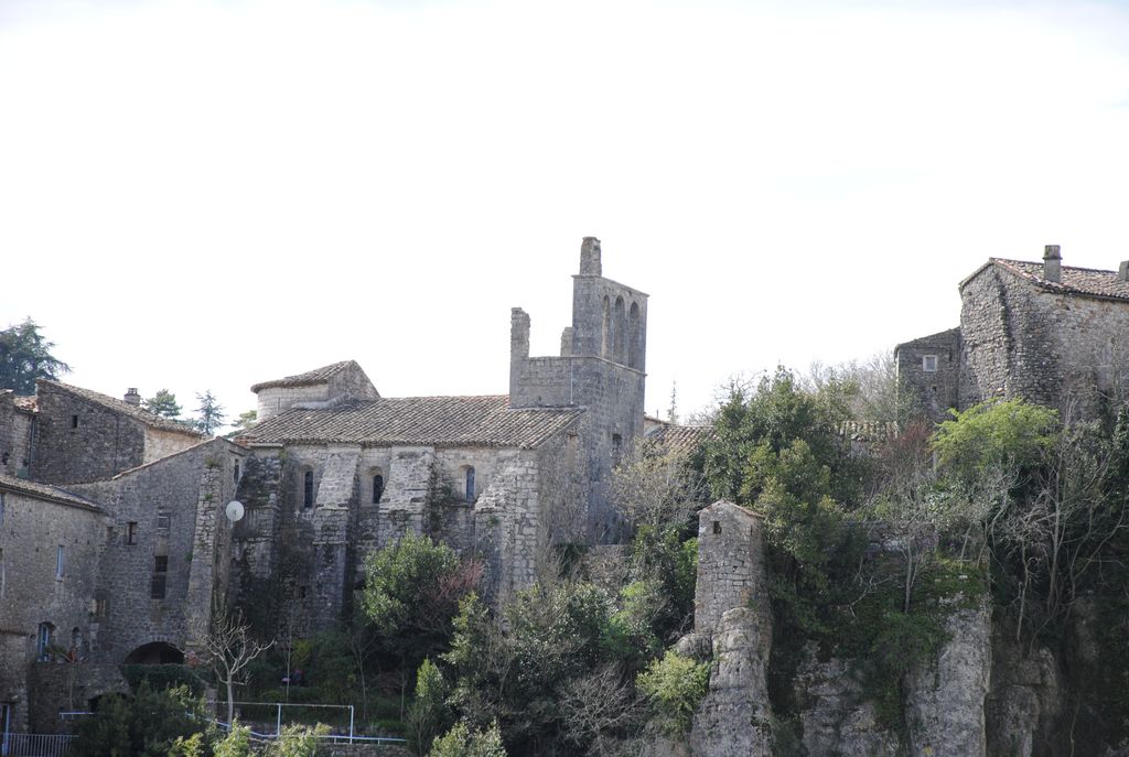 vue générale de l’église dans son environnement