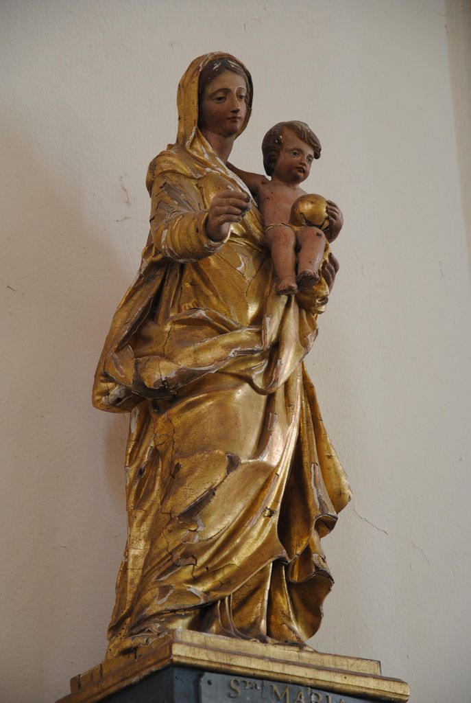 statuette couronnant le dôme : Vierge à l’enfant, vue générale