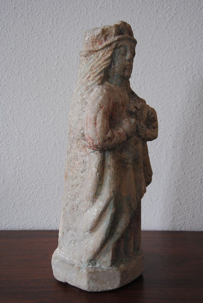 statue : Vierge à l'Enfantprofil droit, vue générale