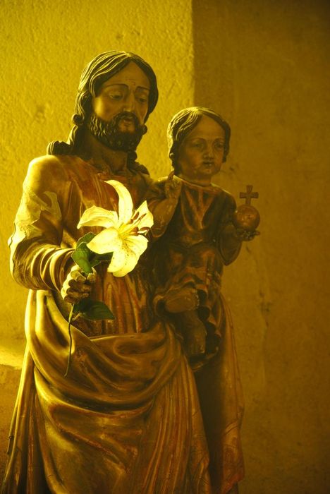 statue : Saint Joseph, vue partielle