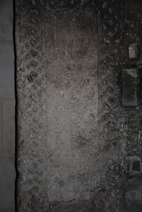 stèle, détail - © Ministère de la Culture (France), Médiathèque du patrimoine et de la photographie, Conservation des antiquités et des objets d’art de l’Ardèche – Tous droits réservés