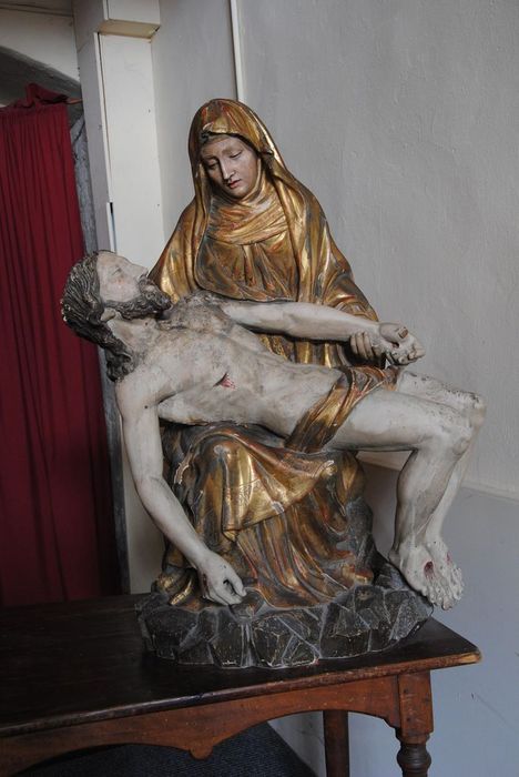 groupe sculpté : Vierge de Pitié, vue générale - © Ministère de la Culture (France), Médiathèque du patrimoine et de la photographie, Conservation des antiquités et des objets d’art de l’Ardèche – Tous droits réservés