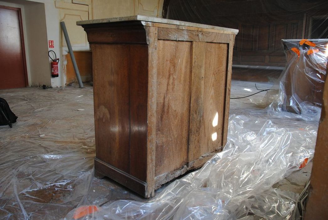 confiturier, vue générale du revers - © Ministère de la Culture (France), Médiathèque du patrimoine et de la photographie, Conservation des antiquités et des objets d’art de l’Ardèche – Tous droits réservés