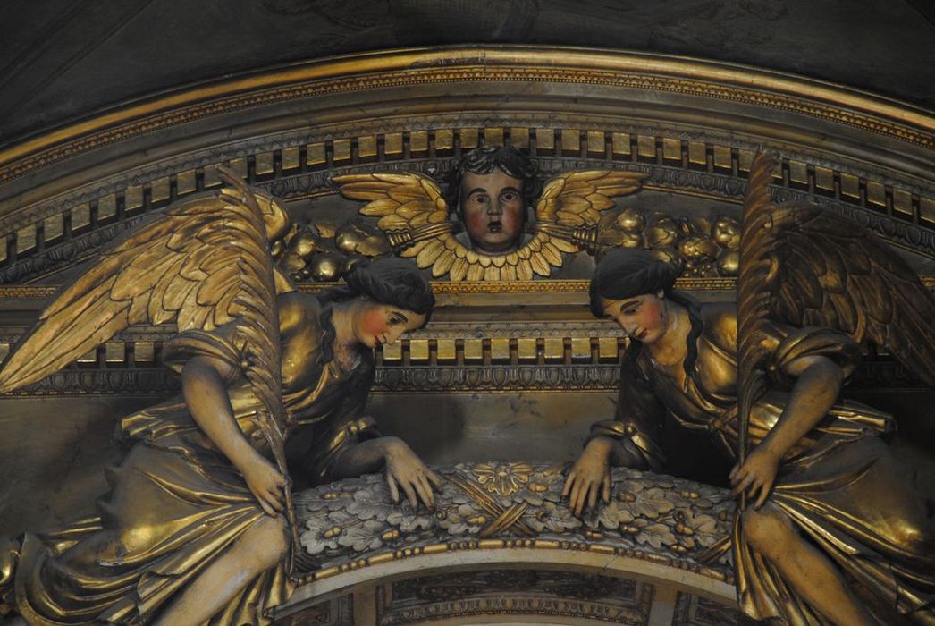 autel, tabernacle, retable (maître-autel), détail du fronton