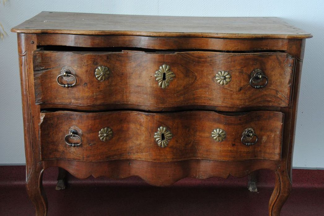 meuble de sacristie : commode de sacristie, vue partielle - © Ministère de la Culture (France), Médiathèque du patrimoine et de la photographie, Conservation des antiquités et des objets d’art de l’Ardèche – Tous droits réservés