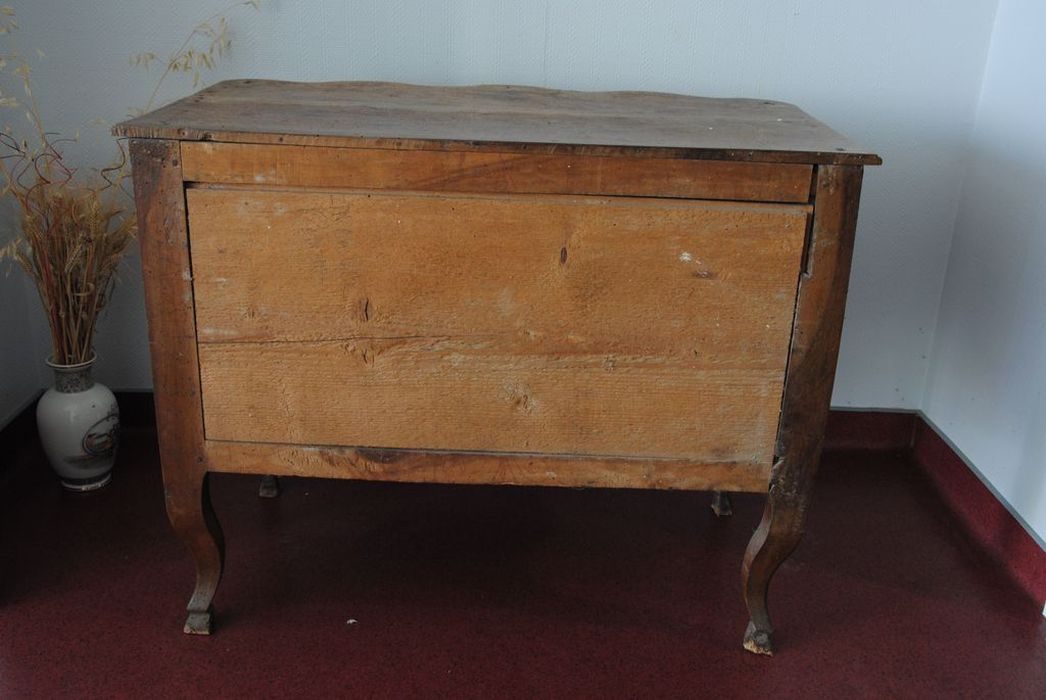 meuble de sacristie : commode de sacristie, vue générale du revers - © Ministère de la Culture (France), Médiathèque du patrimoine et de la photographie, Conservation des antiquités et des objets d’art de l’Ardèche – Tous droits réservés