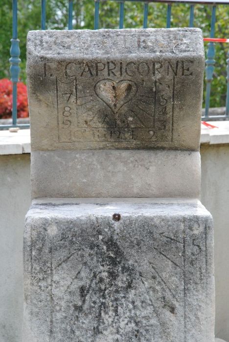 cadran solaire, vue partielle - © Ministère de la Culture (France), Conservation des antiquités et des objets d’art de l’Ardèche – Tous droits réservés