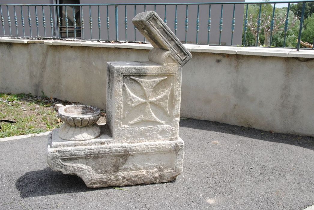 cadran solaire, vue générale - © Ministère de la Culture (France), Médiathèque du patrimoine et de la photographie, Conservation des antiquités et des objets d’art de l’Ardèche – Tous droits réservés