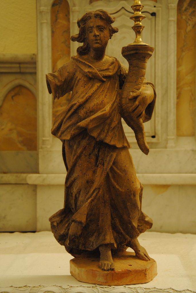 statue : Ange porte-flambeau, vue générale