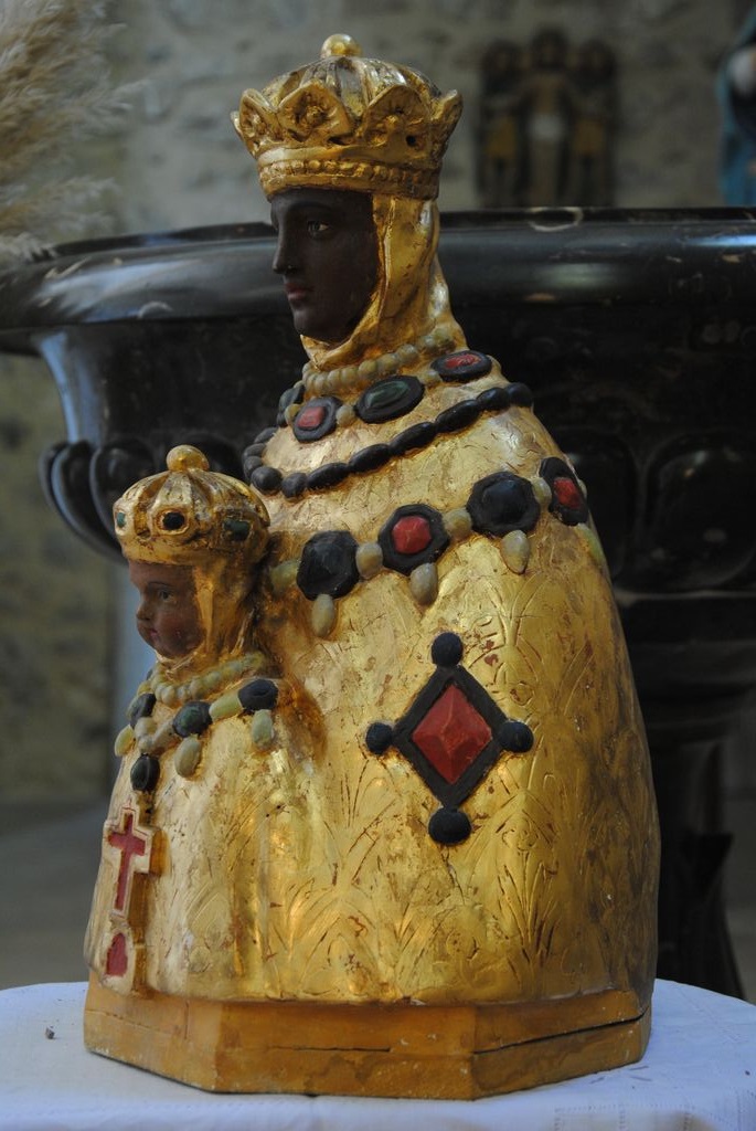 statue : Vierge noire, vue générale