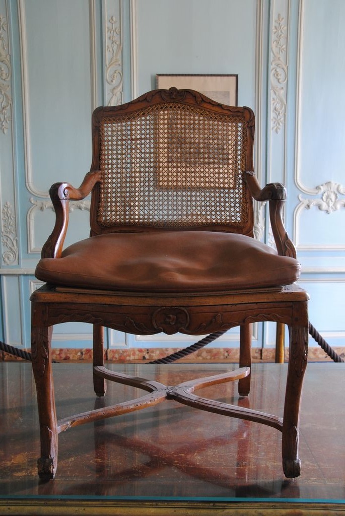 fauteuil, vue générale - © Ministère de la Culture (France), Médiathèque du patrimoine et de la photographie, Conservation des antiquités et des objets d’art de l’Ardèche – Tous droits réservés