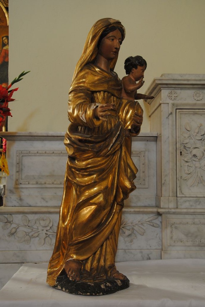 statue : Vierge à l'Enfant, profil droit, vue générale - © Ministère de la Culture (France), Médiathèque du patrimoine et de la photographie, Conservation des antiquités et des objets d’art de l’Ardèche – Tous droits réservés