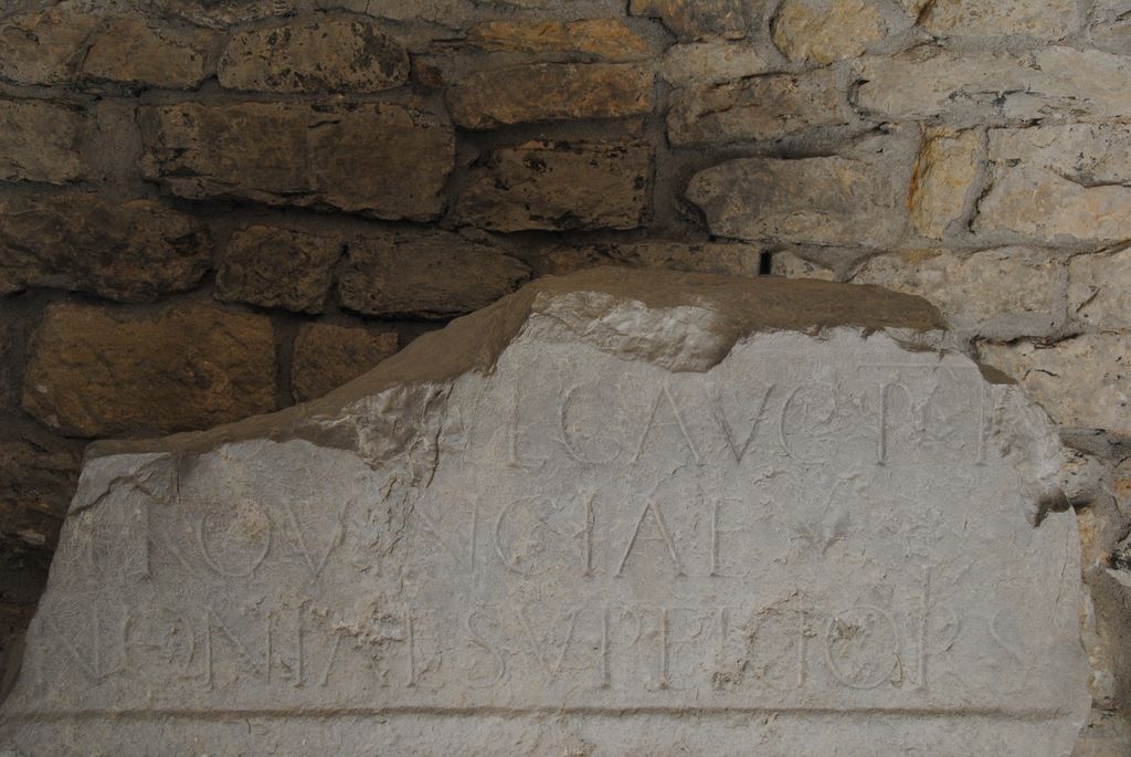 plaque commémorative, vue partielle - © Ministère de la Culture (France), Médiathèque du patrimoine et de la photographie, Conservation des antiquités et des objets d’art de l’Ardèche – Tous droits réservés