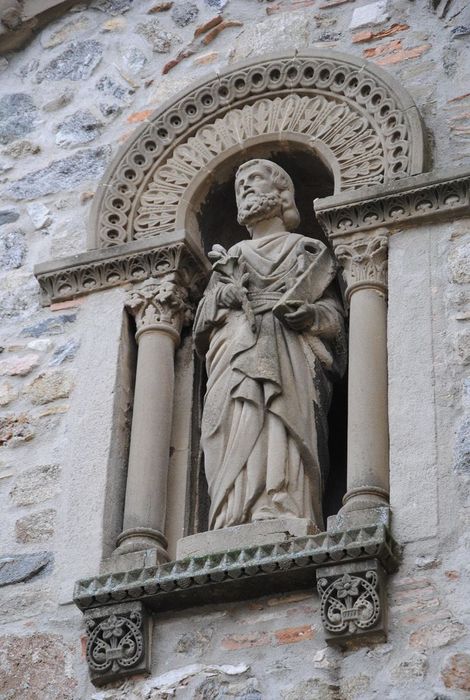 Eglise paroissiale : Façade occidentale, détail de la statue de saint Joseph