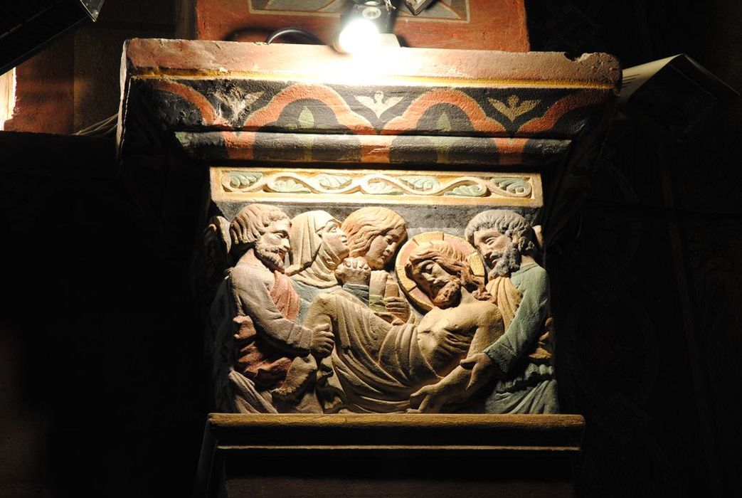 Eglise paroissiale : Choeur, détail d'un chapiteau sculpté