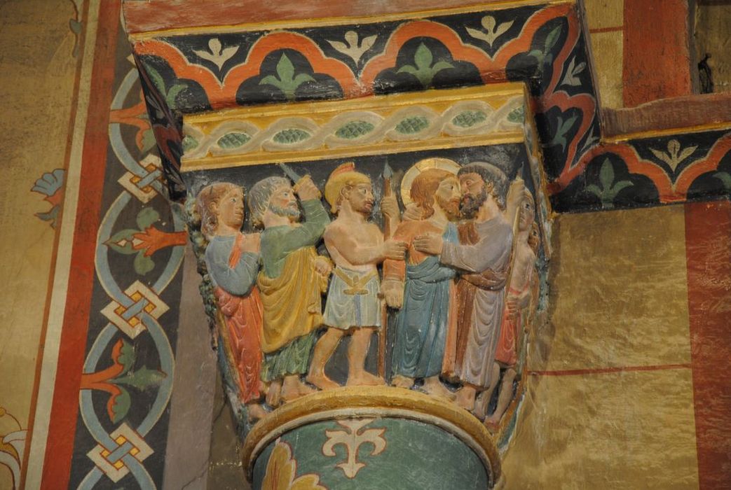 Eglise paroissiale : Choeur, détail d'un chapiteau sculpté