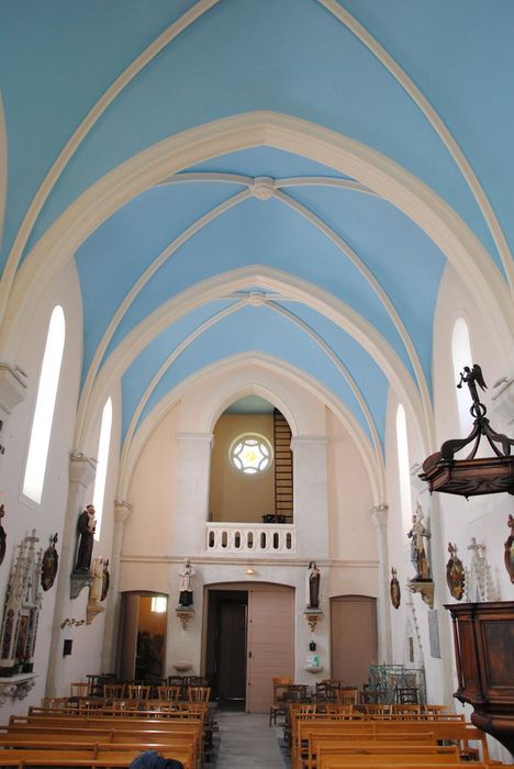 Église paroissiale : Nef, vue générale