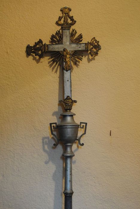 Croix de procession, vue partielle