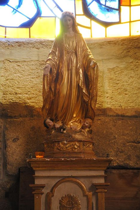 statue : Vierge (La)