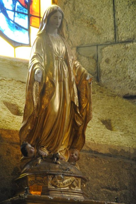 statue : Vierge (La)