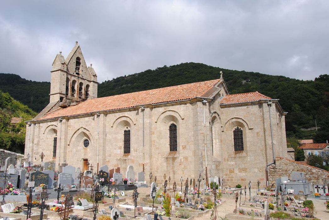 Eglise Saint-André : Façade latérale sud, vue générale