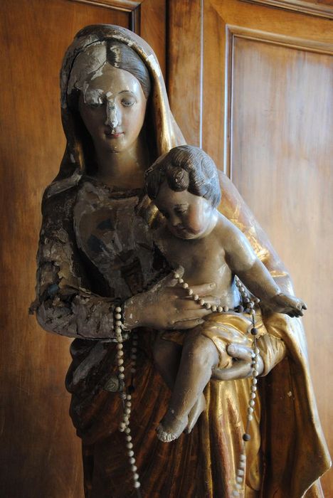 Statue : Vierge à l'Enfant, vue partielle