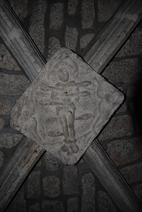 Eglise Saint-André : Détail d'une clef de voûte